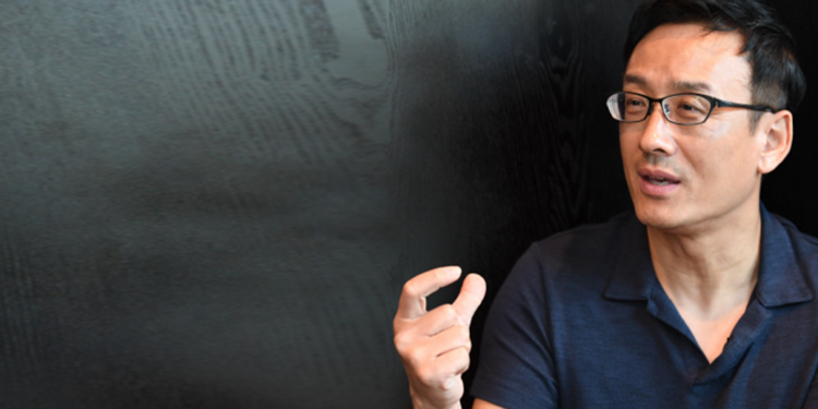 [센터장 인사말] 서울대학교 행복연구센터의 센터장 최인철입니다.