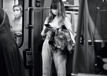 코로나19와 사회심리적 요인들의 영향력 증감